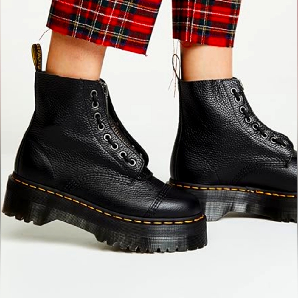 Dr. Martens Sinclair 8 Eye Platform Boots
Size 8 US Women